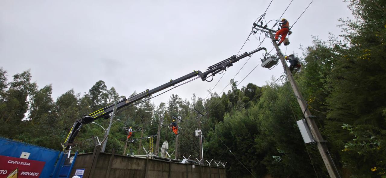 Maquinaria pesada en faena de construcción - Mas Rental Osorno